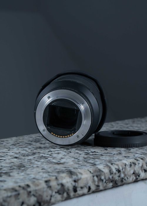 Sony FE 28-70mm f/3.5-5.6 OSS – Montură Sony E Full Frame