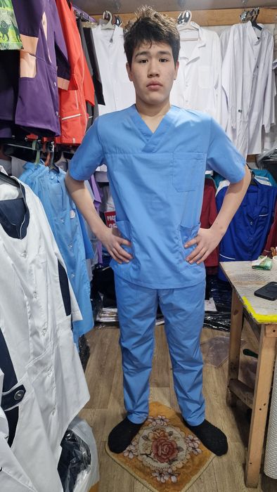 Продаю униформы. Для техничек, кух. рабочих, и медиков.