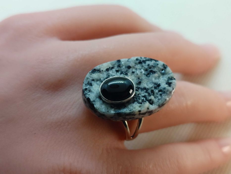 Set inel + pandantiv din argint cu piatră alb-negru și onix