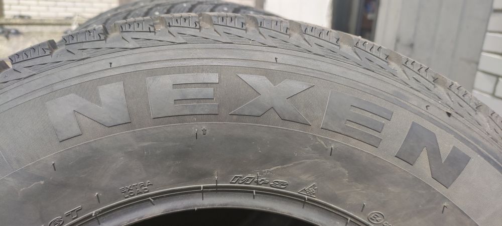 Продам зимние шипованые шины