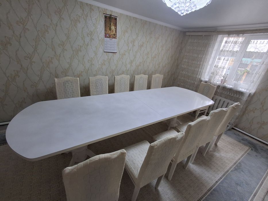 Стол для гостиной