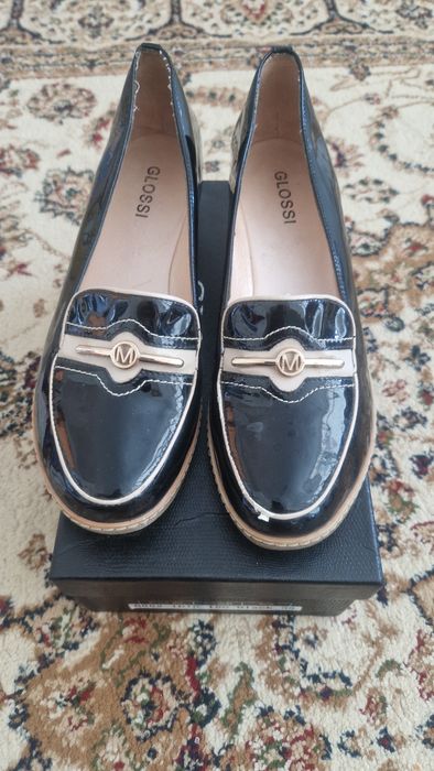 Продам женские туфли