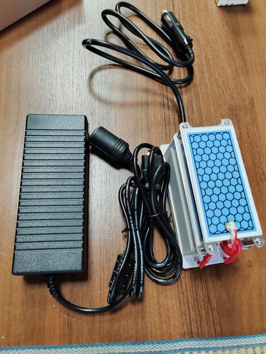 Озоновый дезинфектор для автомобиля.