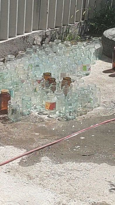 Банки стеклянные  под ключ