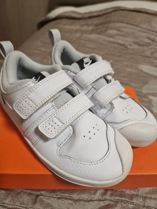Детски напромокаеми боти и маратонки Nike за момче 27, 28