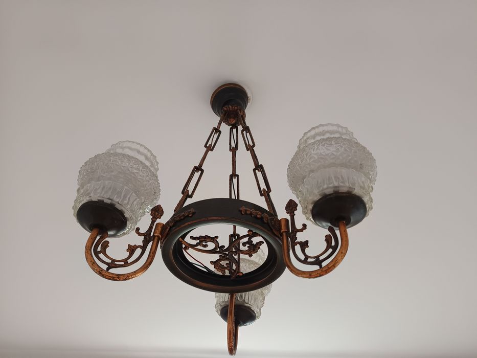 Lustre vintage din fier forjat cu abajur din sticla groasa
