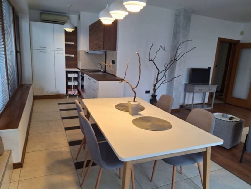 Дава се под наем Тристаен апартамент в София, Лозенец - 111 кв.м за 1066.92 € - Снимка #2