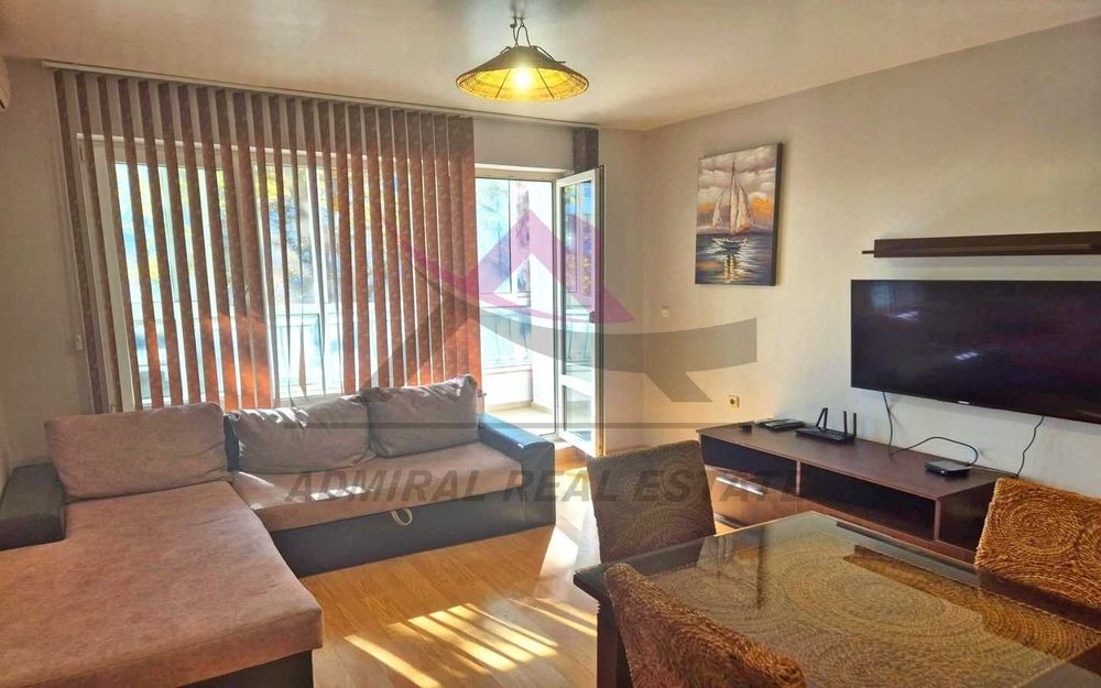 Дава се под наем Тристаен апартамент в Варна, Базар Левски - 107 кв.м за 750 € - Снимка #1