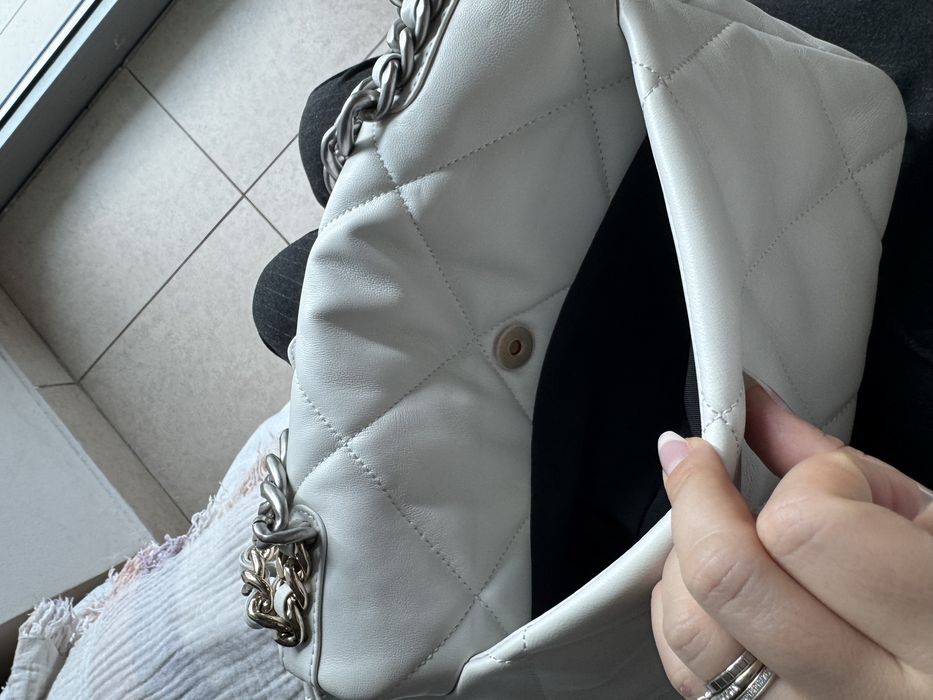 Chanel 19 Flap lambskin