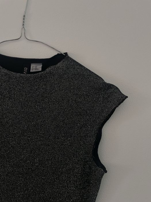 Къса сребриста рокля по тялото на HM