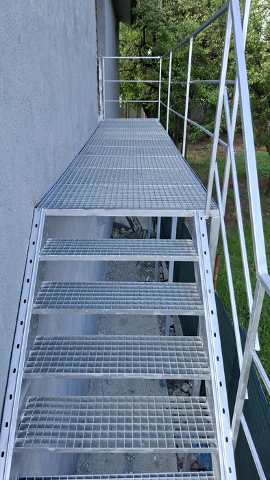 Vând scarii metalice zincate galvanizate la cela mai mic preț din România