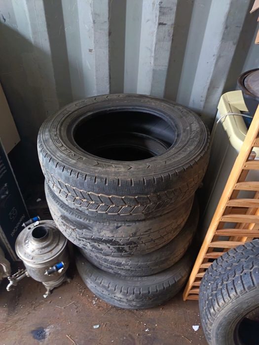 Продам колёсо 215,65,16