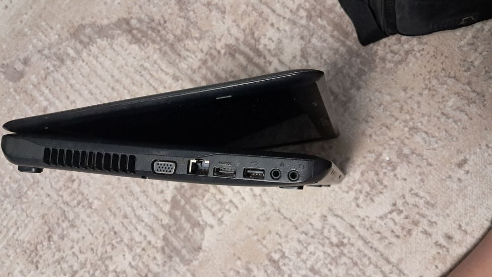 TOSHIBA 2011 года