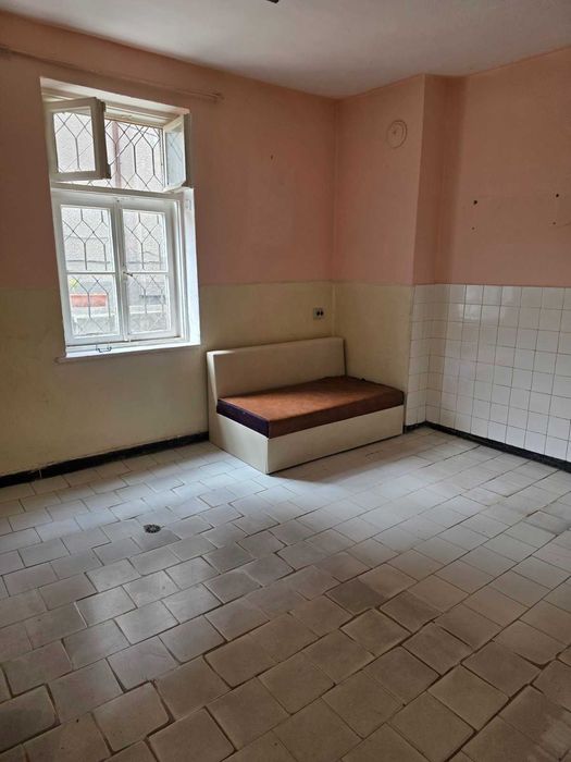 Продава се Етаж от къща в Хасково, Училищни - 94 кв.м за 514 €/кв.м - Снимка #3