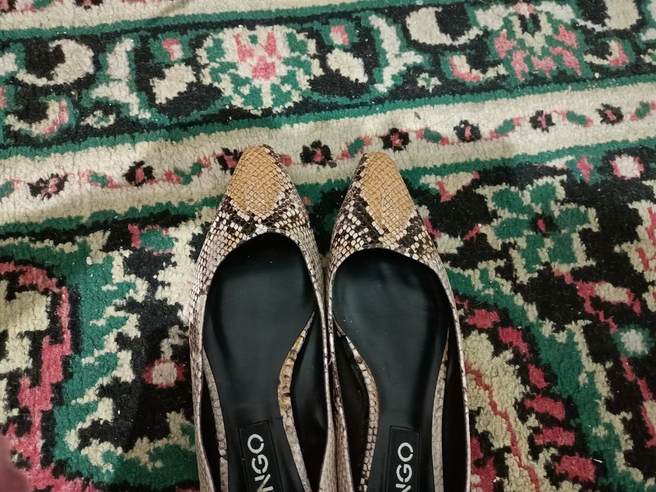 Продаю красивые балетки от mango.