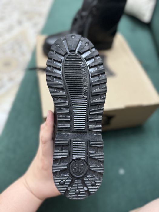 Продам новые зимние берцы. Размер 35