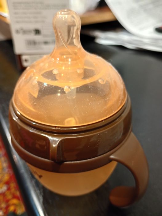 Бебешки шишета от  0 до  3 месечна възраст