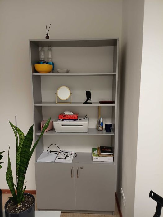 Офисный стол, шкафы