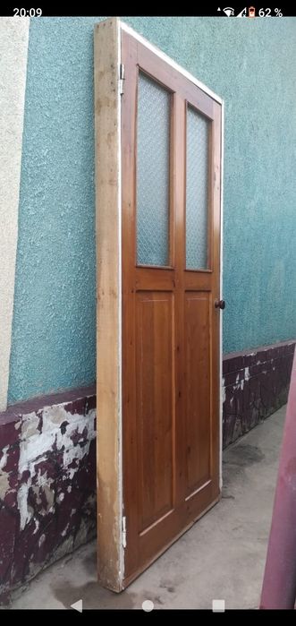 Дверь из чистого дерева