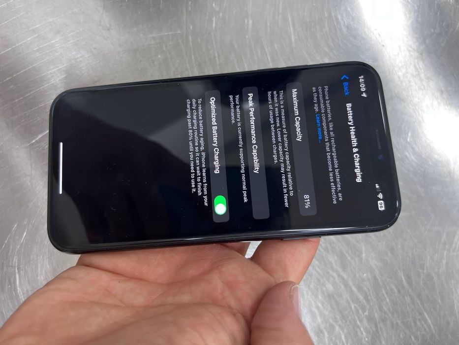 Iphone XR XotirA 64gb yomkost 81