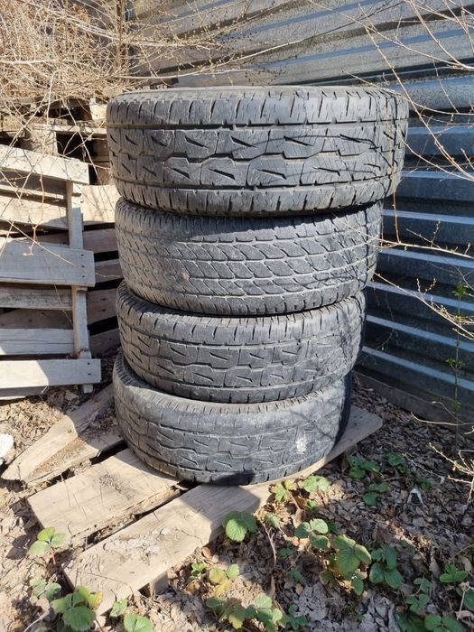 Продам шины б.у 1 шт.