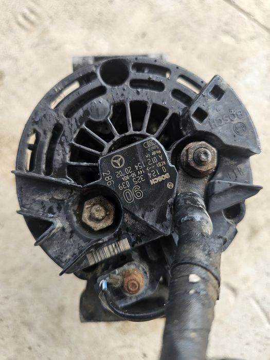 Alternator Mercedes sprinter Vito Van (W638) 2.2 CDI 102 CP cod: A0121542002