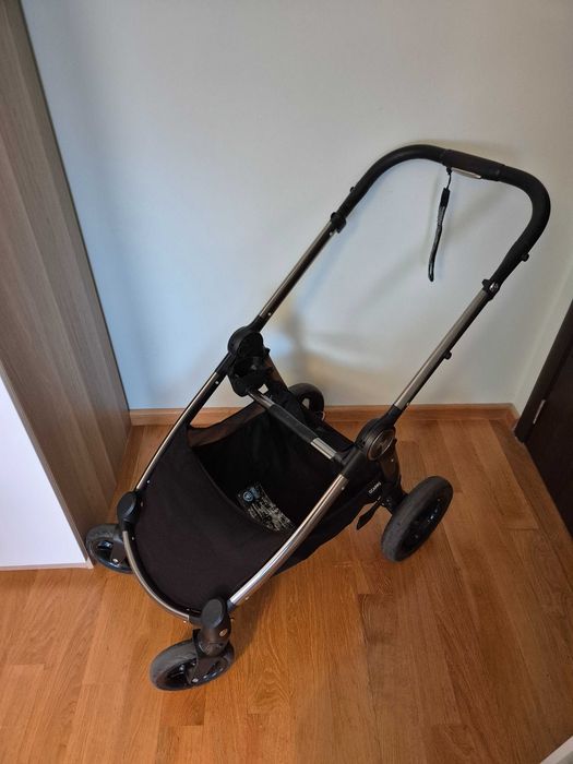 Бебешка количка Mamas & Papas Ocarro Onyx + кош и зимно чувалче