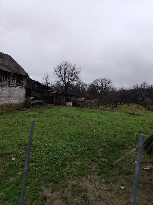 Vând casa și teren în Vladesti Jud Argeș preț 42000 EUR