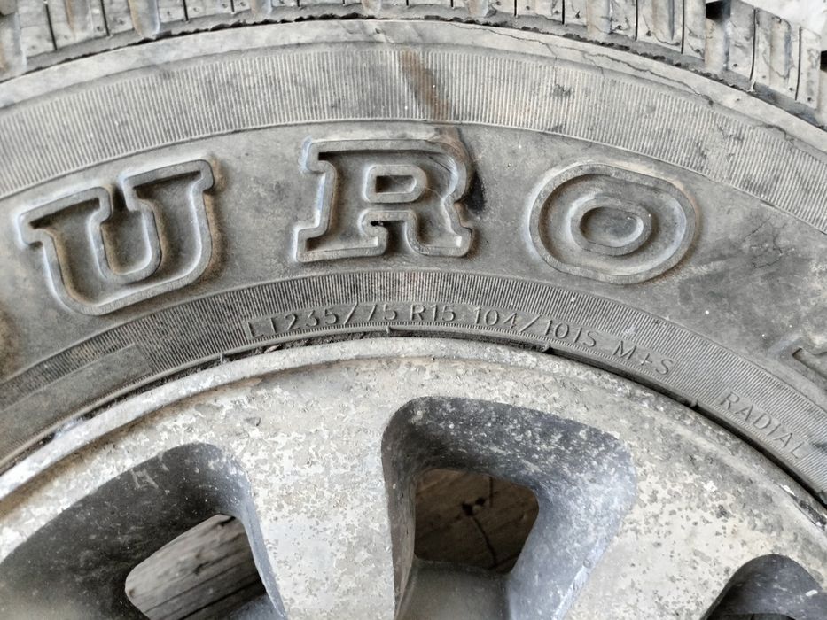 продам 1шт диск с резиной 235/75/15