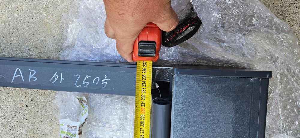 Два броя външни текстилни електрически роло щори 2370 мм X 2505 мм