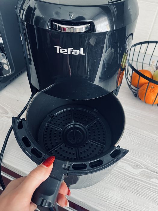 Airfryer / Friteuza cu aer cald