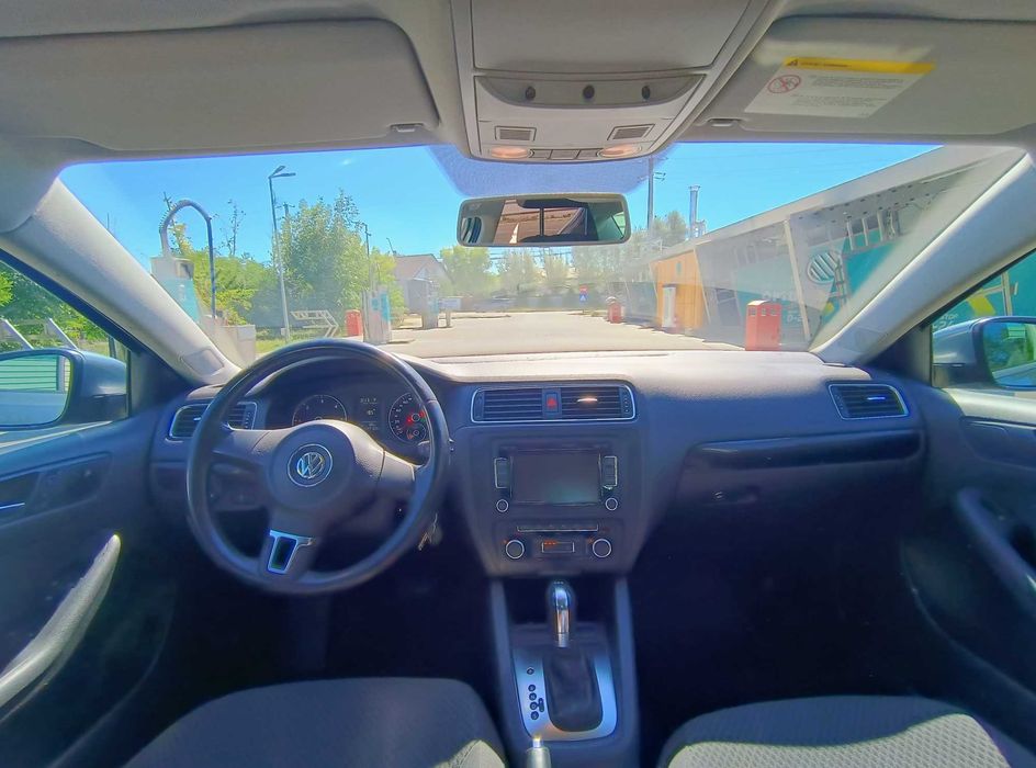 VOLKSWAGEN Jetta 2012 — imagine 4