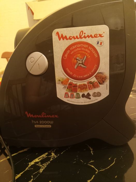 Срочно продам электромясорубку