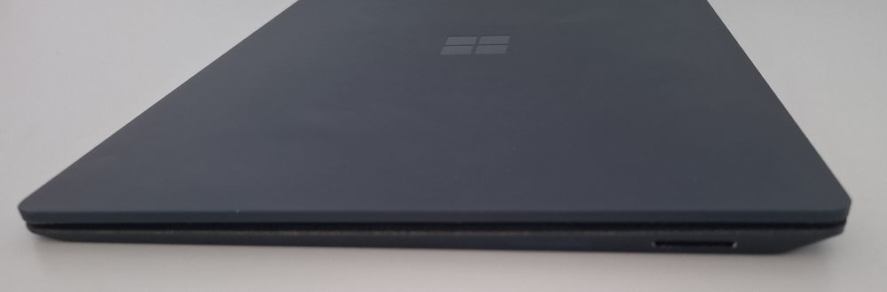 Лаптоп Microsoft Surface 2 | I7 8650U | 8GB | 256 SSD