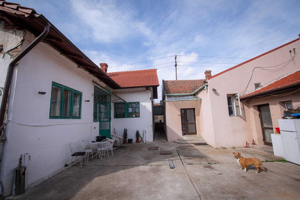 Casă de vânzare – Emil Zola, 2 CF, 1000 mp teren curte și grădină mare