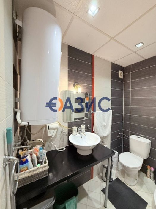 Продава се Двустаен апартамент в к.к. Слънчев бряг - 63 кв.м за 1207 €/кв.м - Снимка #11