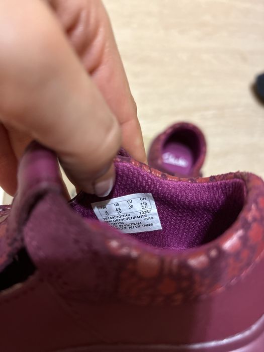 Чисто нови обувки Clark’s