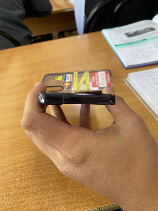 Продам Samsung s22