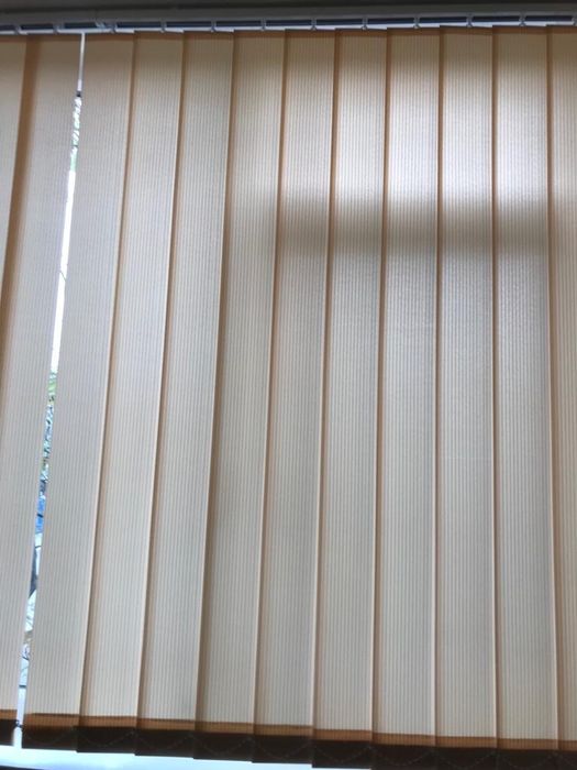Vând 1 set de jaluzele verticale
