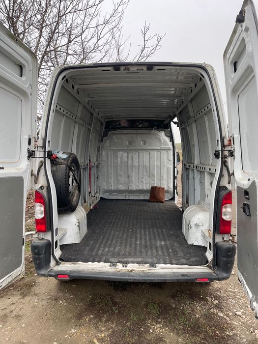 Vând Renault Master