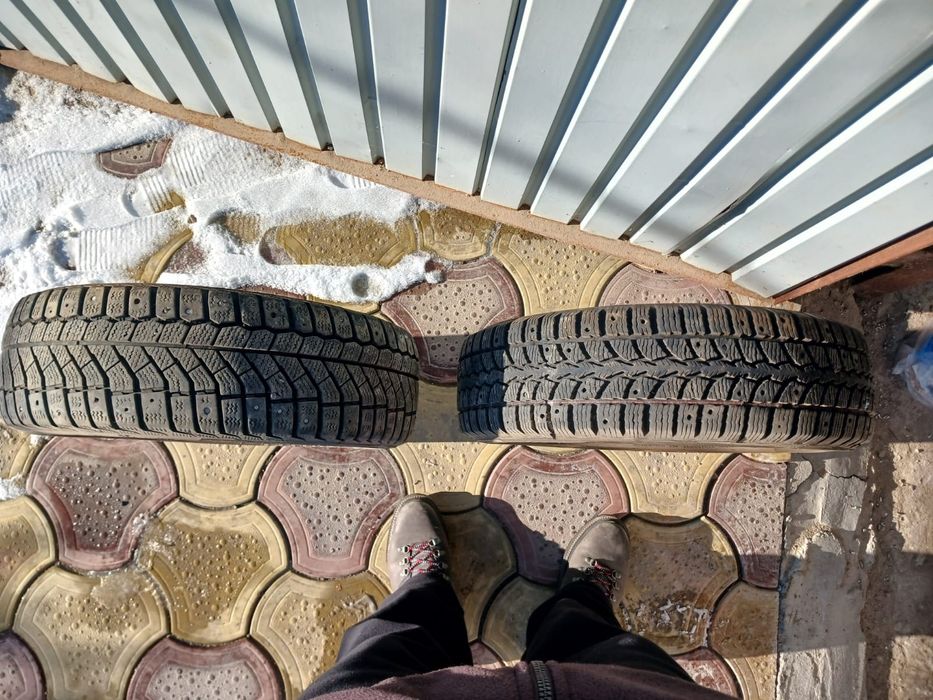 Продаётся  зимние шины