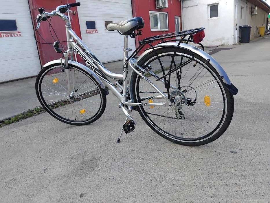 Vând bicicleta din aluminiu pentru damă