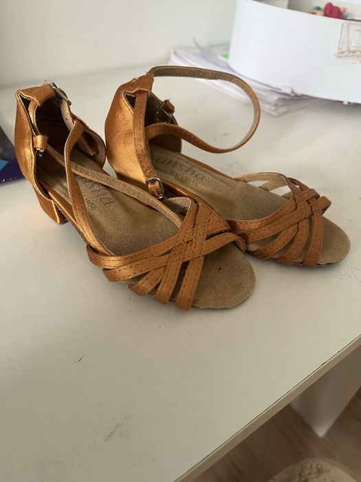 Туфли для танцев на девочку