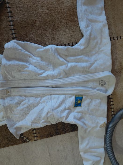 Кимоно форма дзюдо