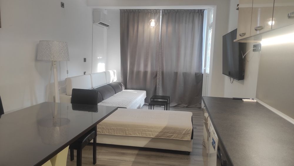 Тристаен апартамент на топцентър. 2 отделни бани и 2 спални