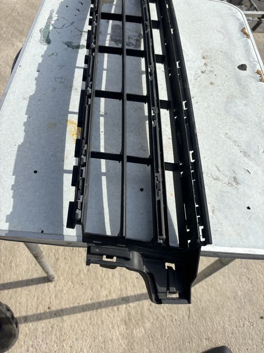 Решетка за предна броня за VW Passat B8 2020