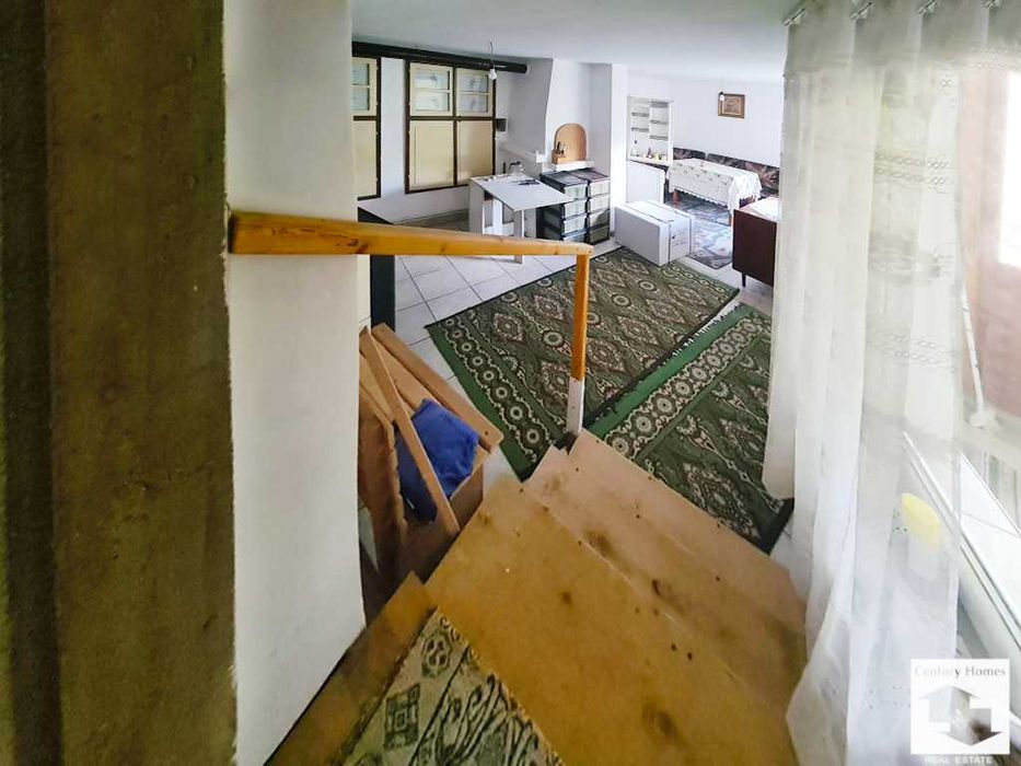 175094 Частично реновирана къща в с.Добромирка, 30 км. от В.Търново