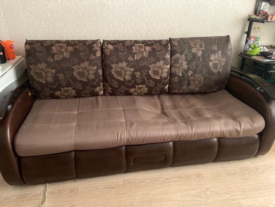 Продам Диван 210 на 220