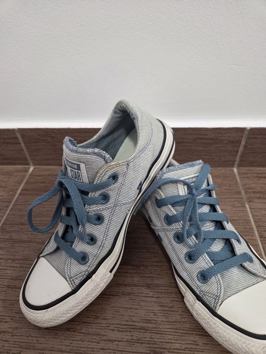Vând teniși Converse All Stars 36.5