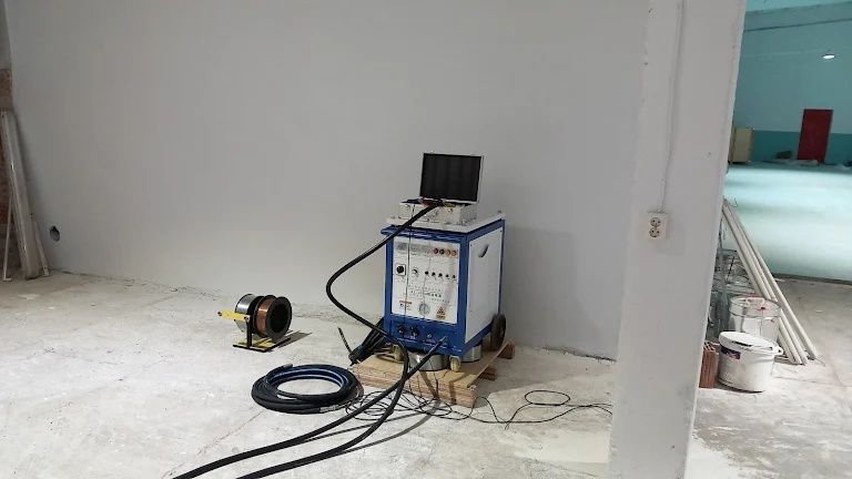 Mașină de metalizare, zincare, cuprare prin pulverizare